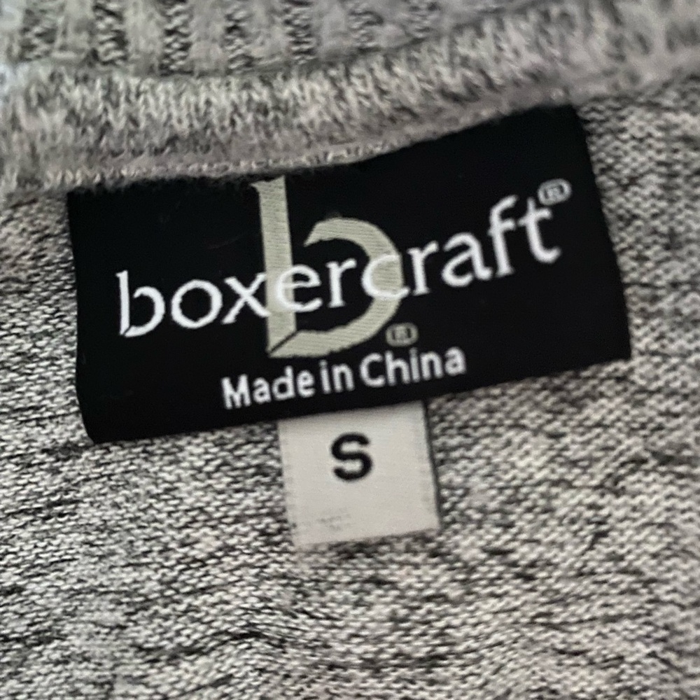 Beautiful light gray soft sweater for your gymnast! Size ladies small.